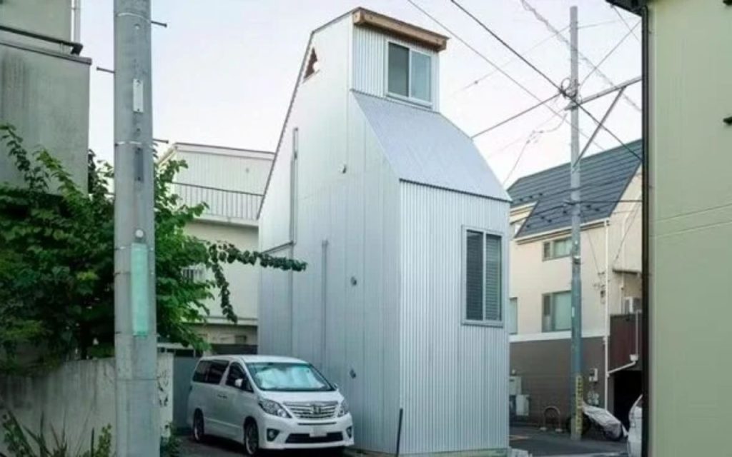 Qual é o grande segredo da minúscula casa japonesa que está chamando a atenção de muitos pelo mundo.