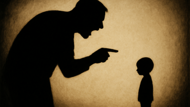 Palavras têm um poder gigante quando ditas de um adulto para seu filho ou sua filha; entenda o que significa e tome cuidado.