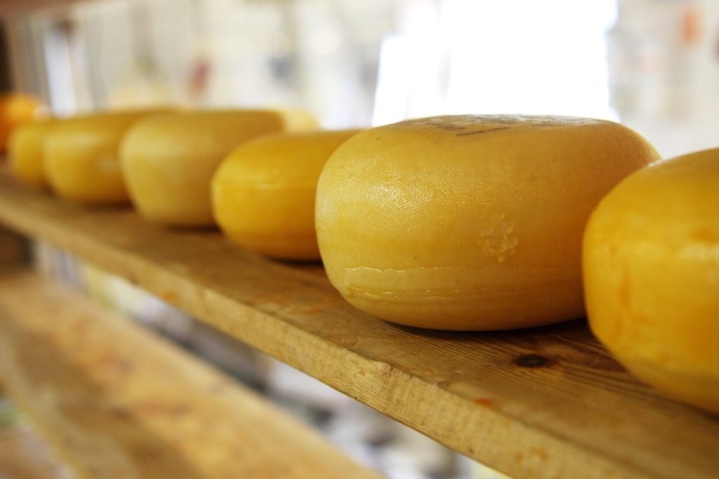 Você é fã de queijo? Então é melhor tomar cuidado com o que compra e onde compra; entenda.