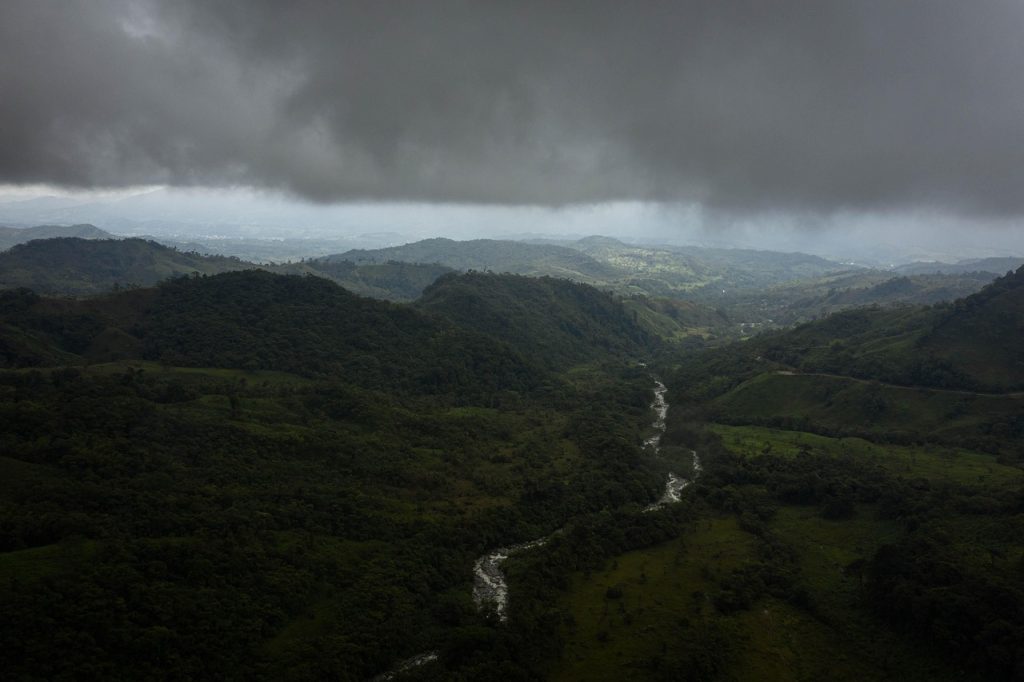 A cidade que reapareceu na Amazônia ainda tem risco de sumir novamente? Entenda o que está acontecendo por lá.