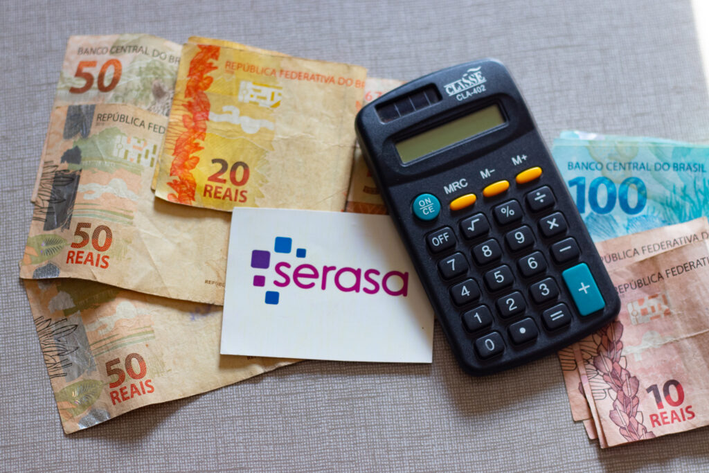 Será que a Serasa pode ficar com sua CNH por causa das dívidas? Entenda a verdade sobre isso.