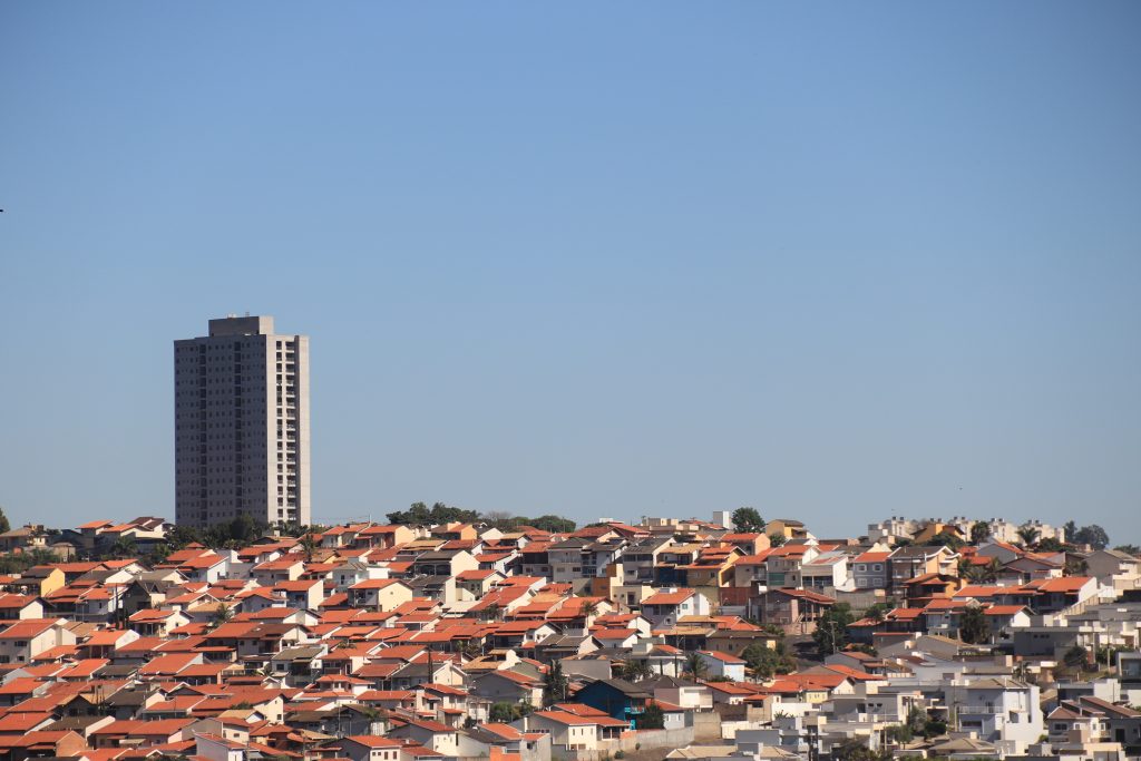 Ela, no interior, não tem os holofotes das metrópoles, mas está encantando brasileiros de todas as idades — e a razão vai muito além do que você imagina.