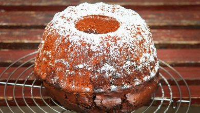 Bolo gelado já é gostoso, mas uma nova receita tem deixado muita gente de boca aberta e salivando; veja como fazer também.