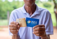 Aposentados e pensionistas do INSS podem receber uma grata surpresa em suas contas em breve; entenda o projeto do governo recente.