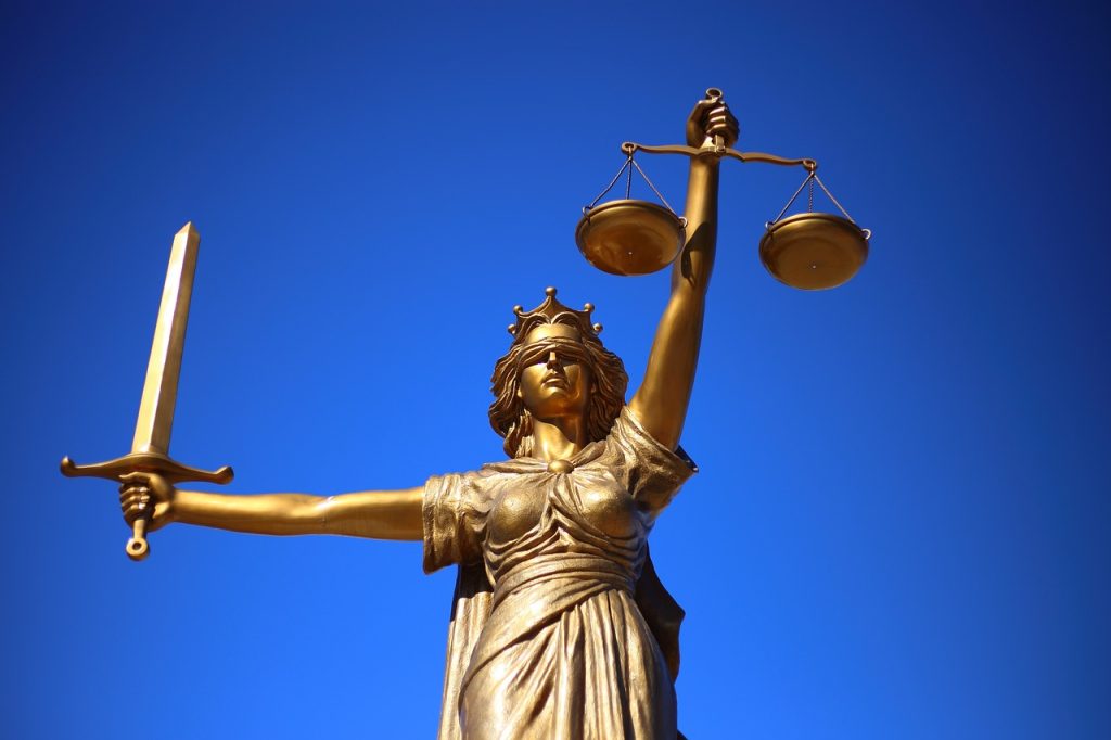 Os crimes ambientais causam um mal generalizado para todos os países, mas a lei que os regula no Brasil pode sofrer severas alterações.