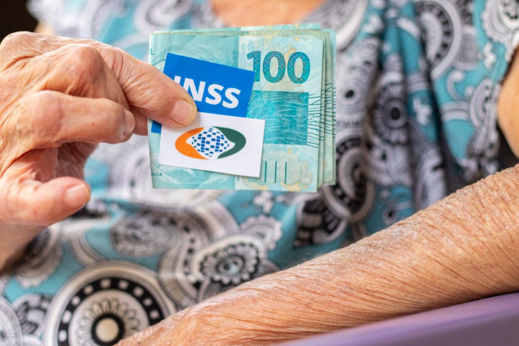 Milhões foram lesados silenciosamente, mas agora o INSS corre contra o tempo para reparar o prejuízo
