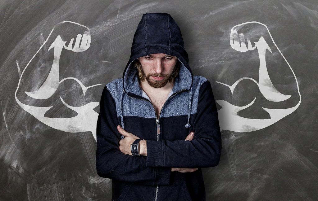 Quer ter braços fortes e maiores, bem definidos Existem alguns exercícios que podem te ajudar de verdade, em casa.