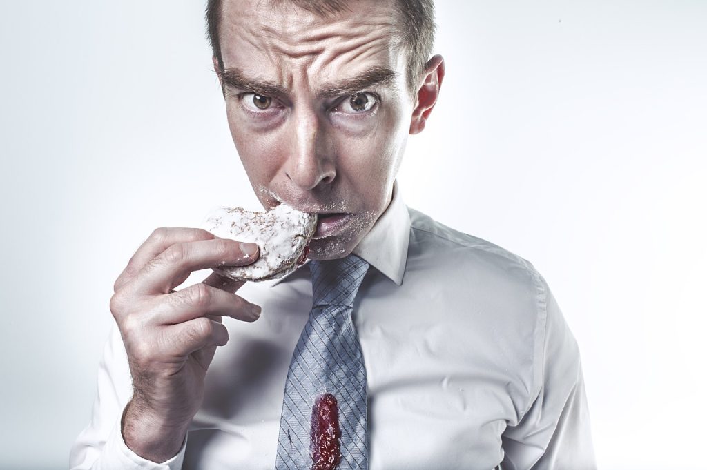 Comer isso sempre pode ser prejudicial, embora seja comum. Veja qual é o risco e o que fazer para evitar problemas.