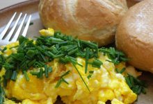 Você nunca mais vai preparar ovos mexidos da mesma forma; o segredo é bem mais simples do que parece, mas faz toda a diferença.